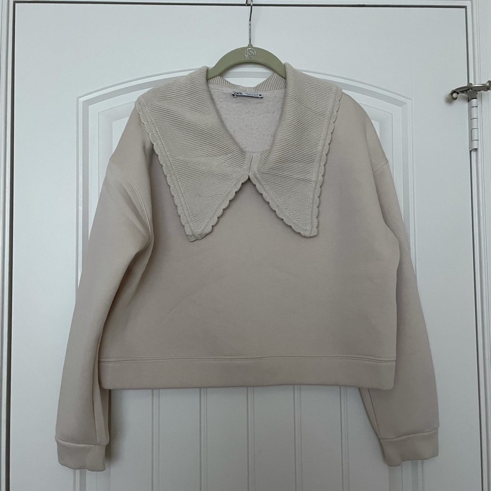 S O L D❗️❗️❗️Zara sweater. Size S cropped